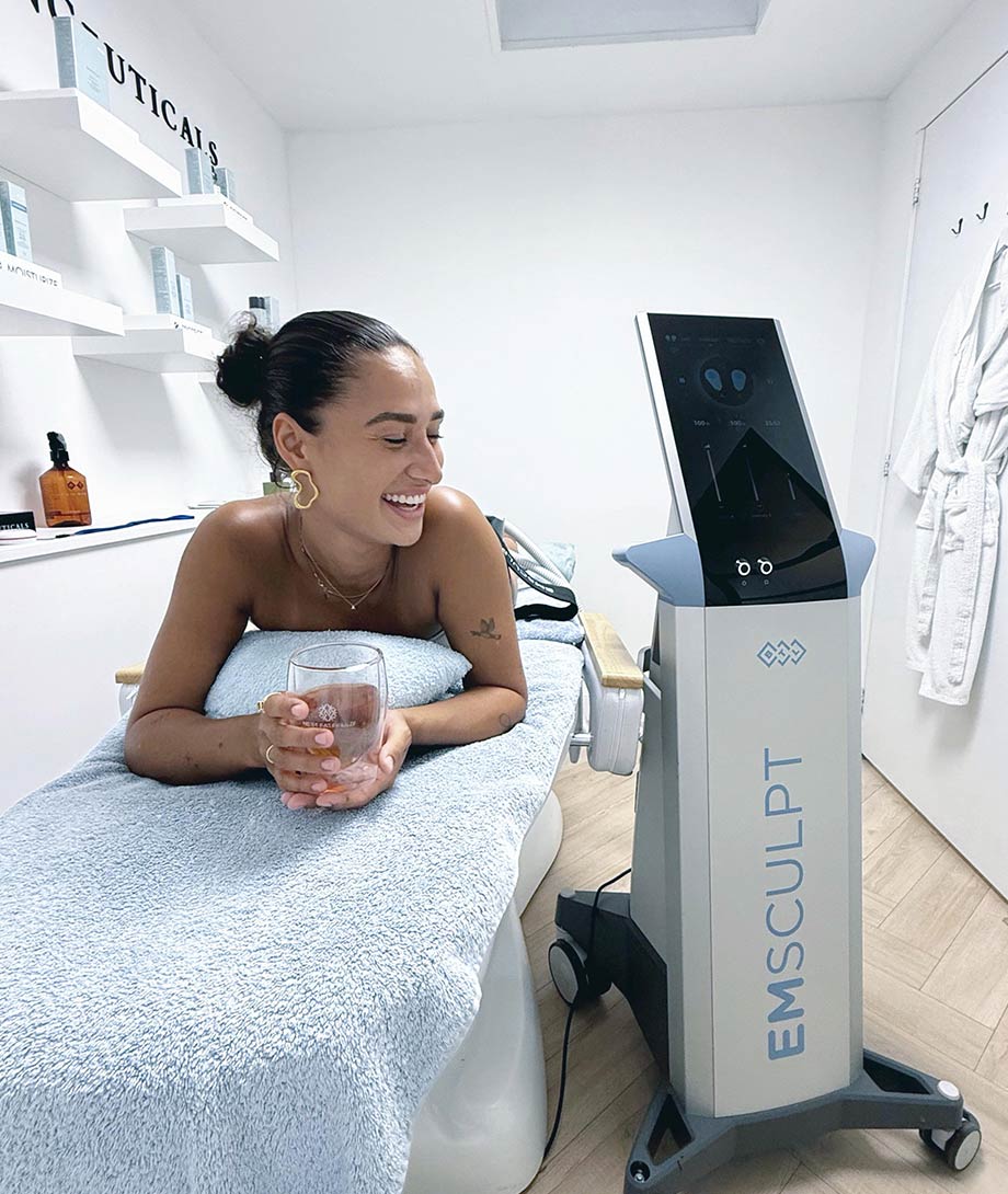 Amije Roos van der Laan